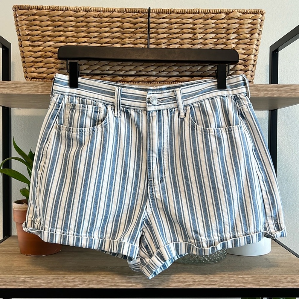 American Eagle 100% Cotton High Rise Pinstripe Striped Mom Short Blue White, 8